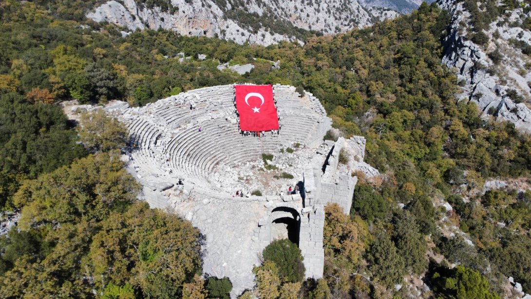 29 Ekim Cumhuriyet ve Bayrağa Saygı Doğa Yürüyüşü 